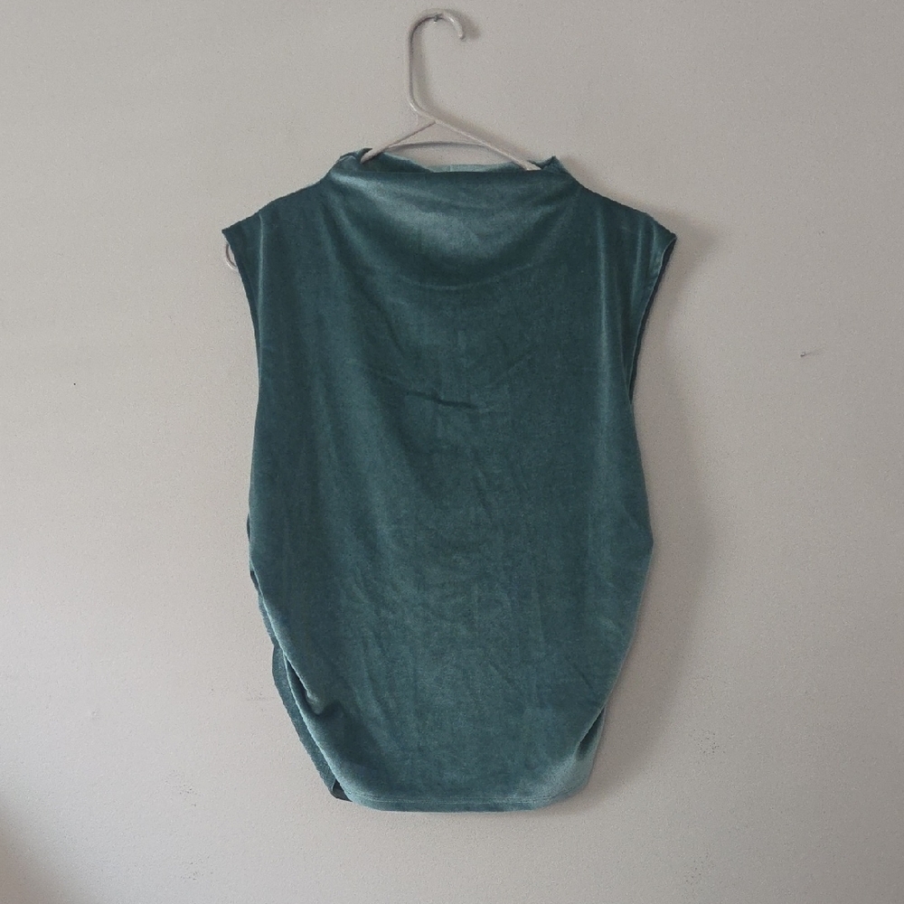 NWT Green Velvet Sleeveless Top (L)